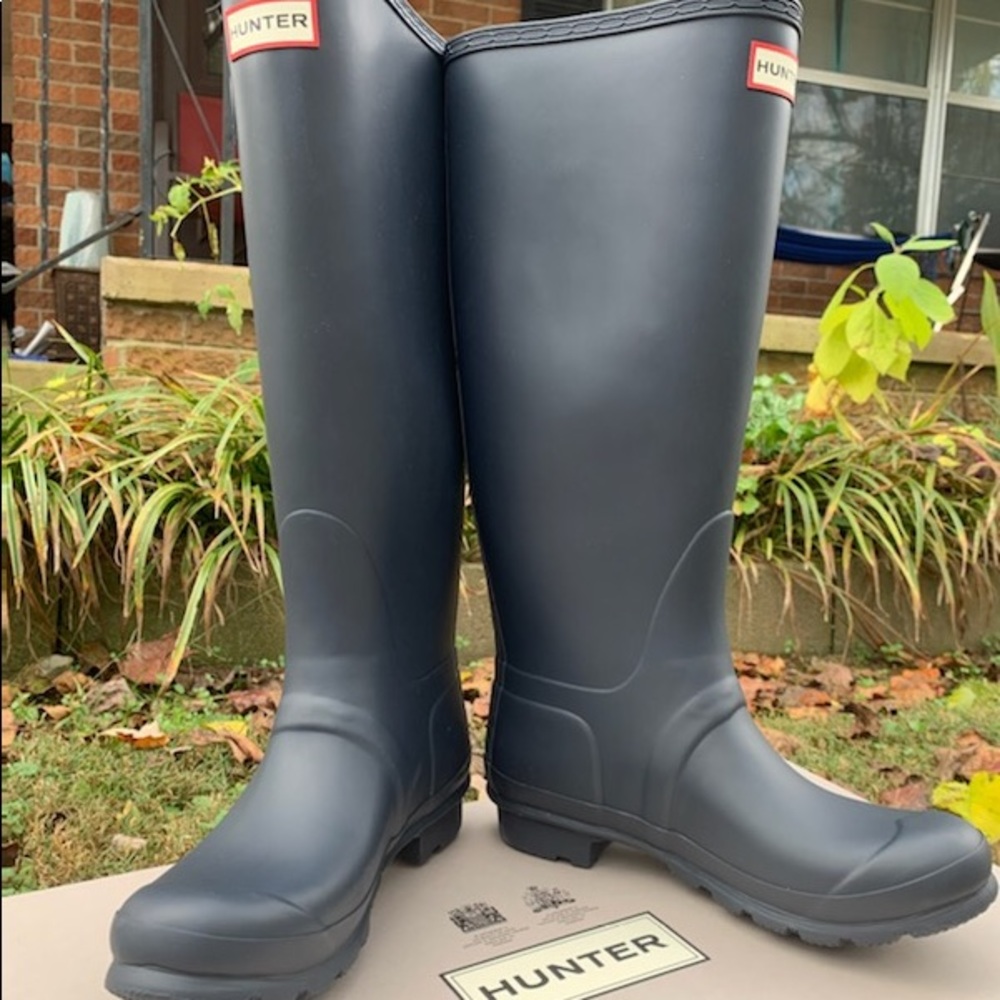Hunter boot size 7 - Picture 2 of 5